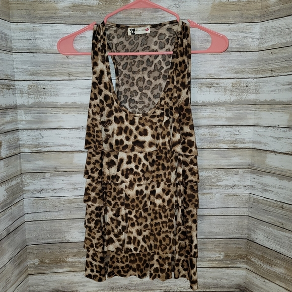 Multi Layered Ruffle top, leopard Print - Picture 7 of 7